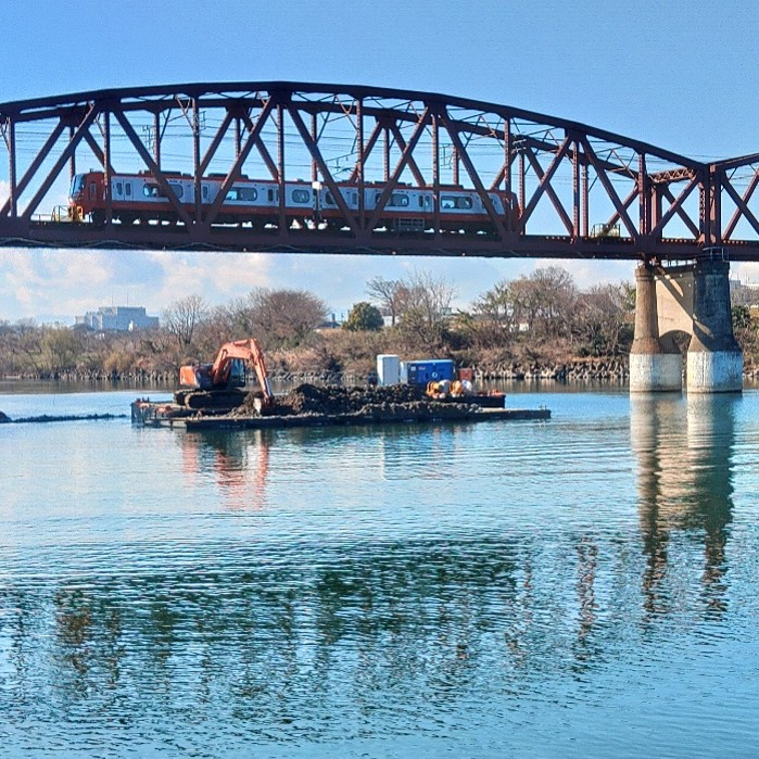 橋脚補強工事の様子