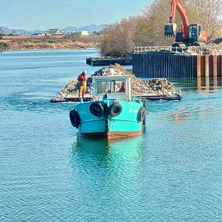 橋脚補強工事の様子